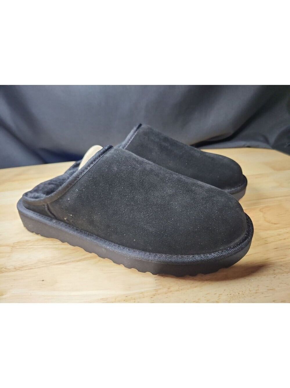 Classic slip on UGG size 9